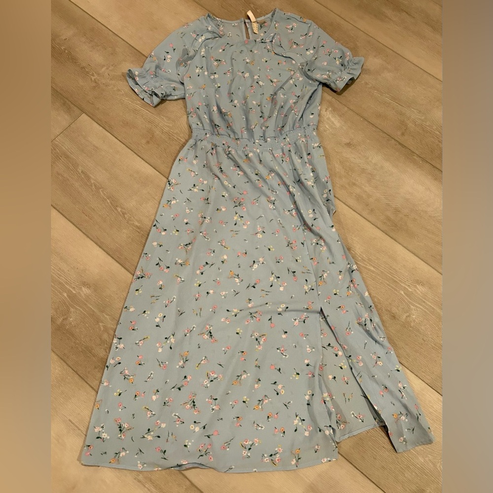 H&M blue floral midi dress with side slit, medium, never worn